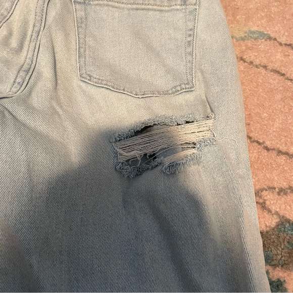 Hollister Light wash distressed blue jeans - Picture 8 of 9